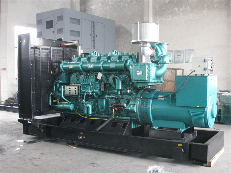 栖霞200KW 柴油发电机的油耗是多少?