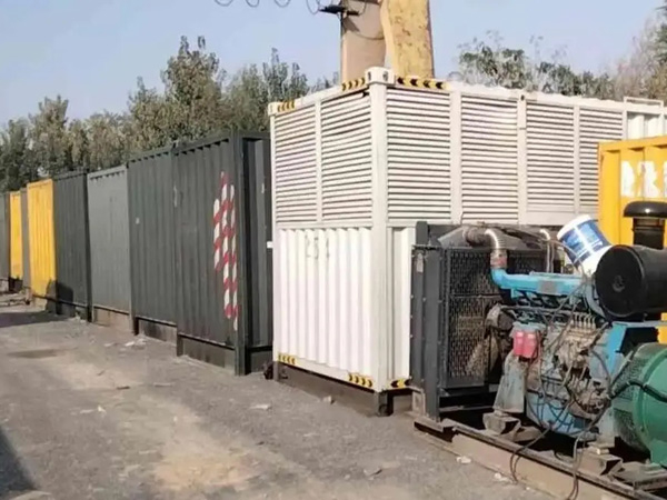栖霞200KW柴油发电机机组每小时油耗是多少？